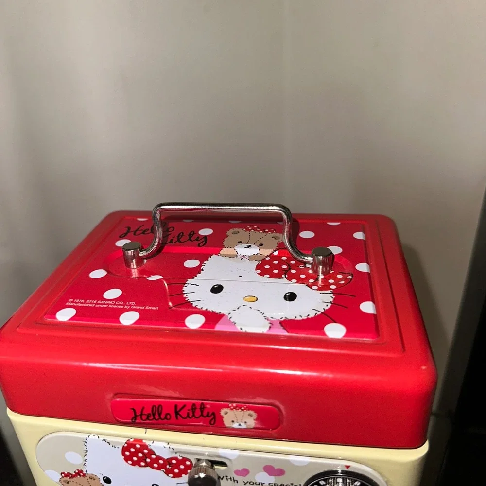 Vintage hello kitty cash box no key